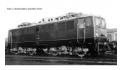ARNOLD 2305 Villanymozdony, class E11 002 (pre-series), DR, period III, livery green/red DC Digital ARNOLD 2305 Villanymozdony, class E11 002 (pre-series), DR, period III, livery green/red DC Digital