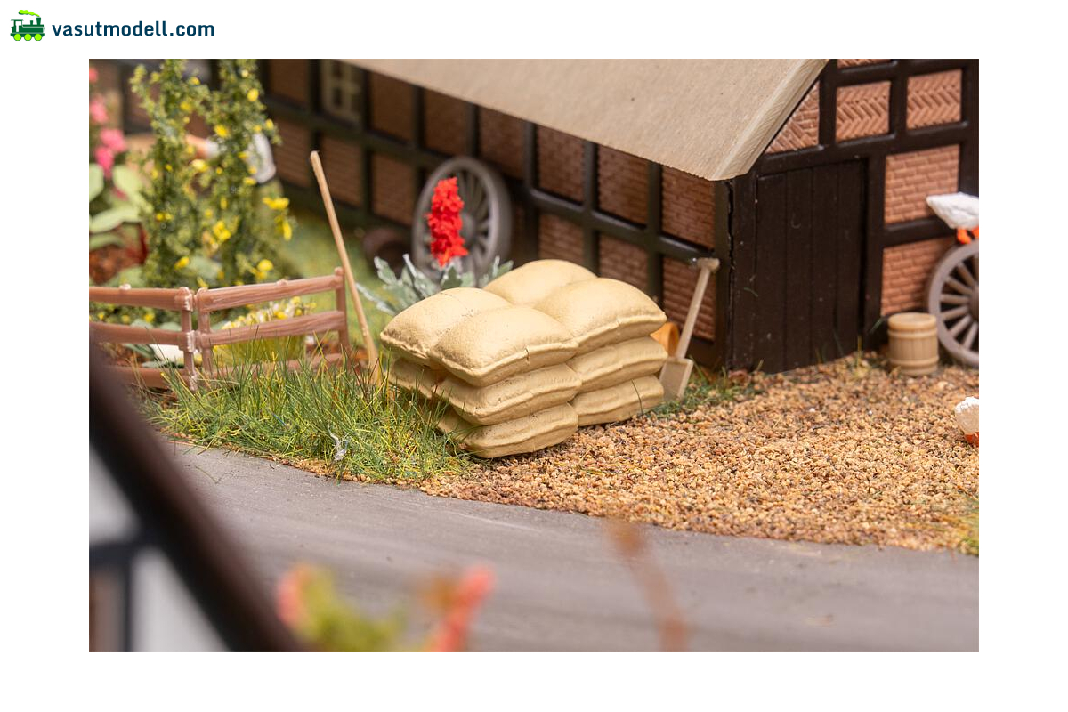 FALLER 180010 30 Säcke, gestapelt FALLER 180010 30 Säcke, gestapelt