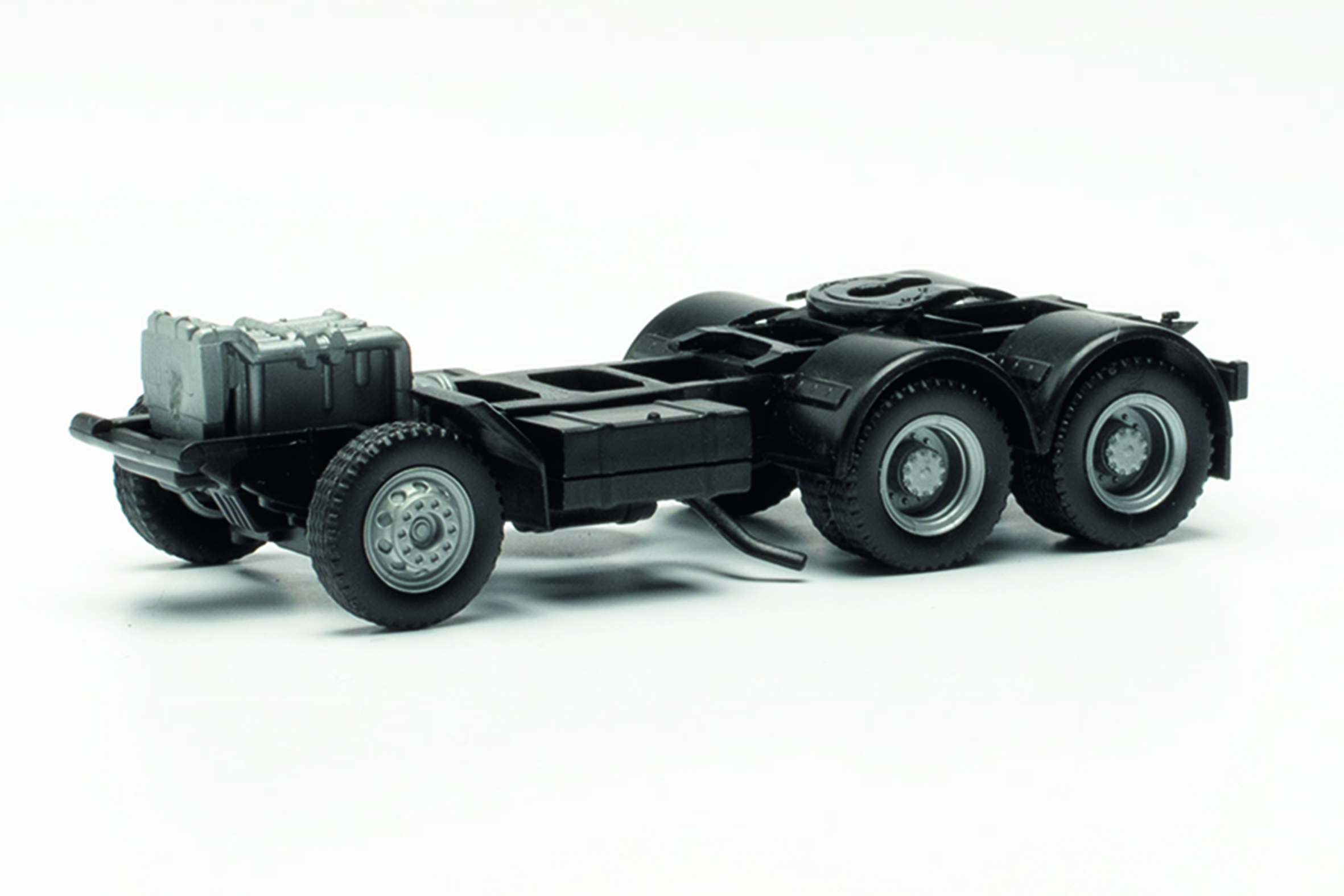 Châssis De Camion DAF 2800 Raba SZM 3 Essieux - Marque Herpa - Échelle 1:87 (H0) - Modèle Neuf Sous Blister