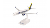 HERPA 614641 B737 Max 8 Icelandair yellow