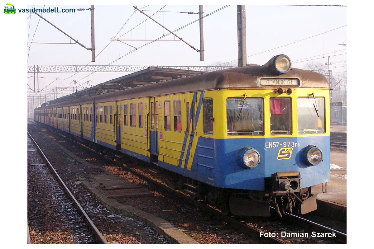 PIKO 51467 E-Triebzug/Sound EN57 SKM V + PluX22 Dec. PIKO 51467 E-Triebzug/Sound EN57 SKM V + PluX22 Dec.