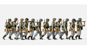PREISER 16557 Német páncélgránátosok, menetben, Wehrmacht (1939-45) (festetlen)