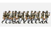 PREISER 16557 Német páncélgránátosok, menetben, Wehrmacht (1939-45) (festetlen)